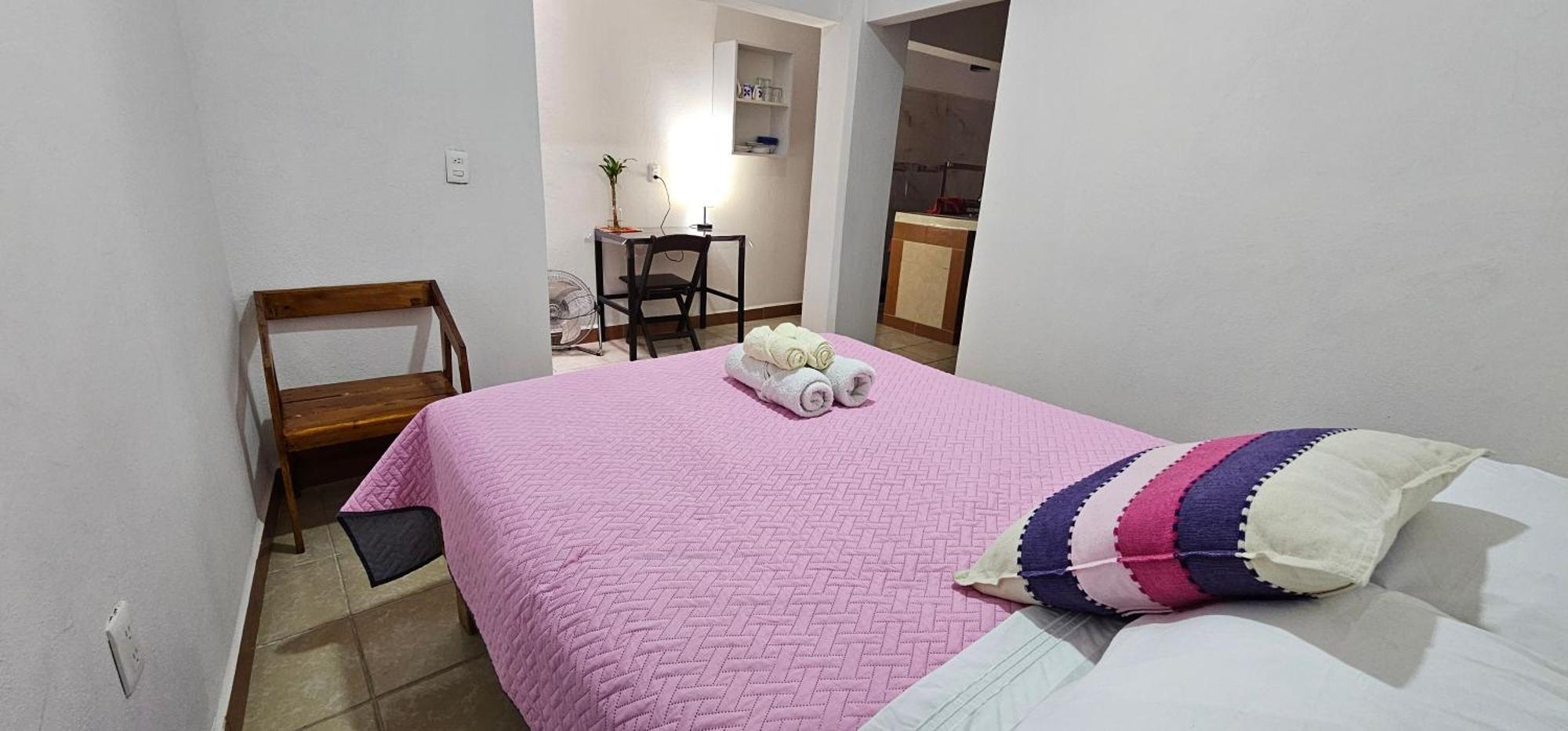 Depa Purpura Caracol Apartment San Antonio de la Cal Bagian luar foto